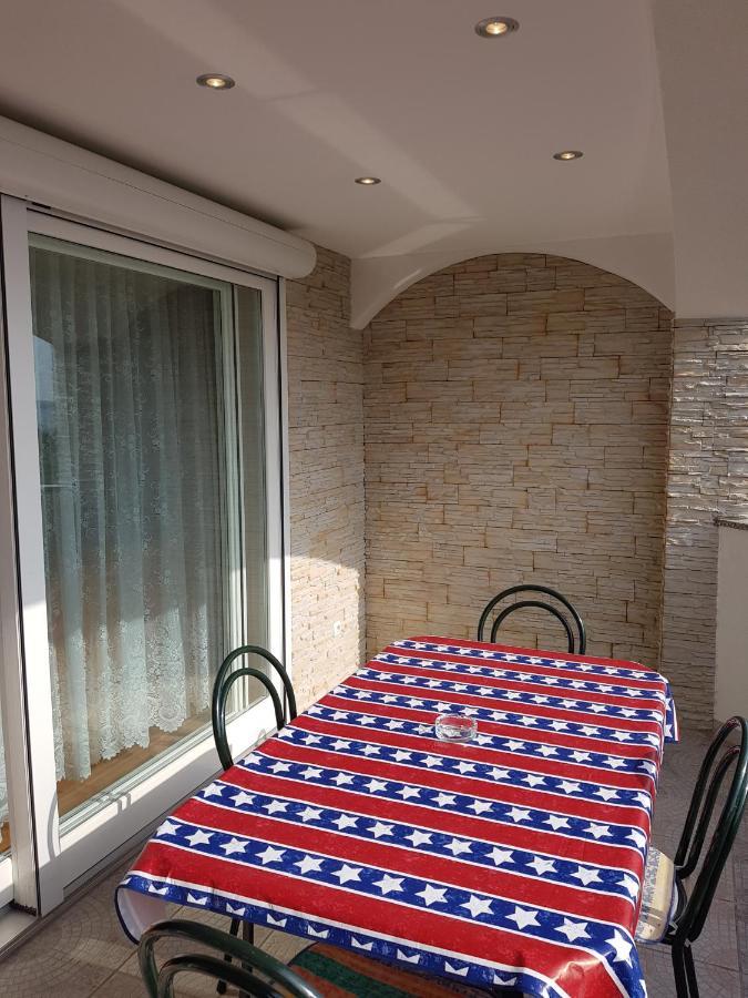 Apartmani Krajnovic Fazana Exterior photo